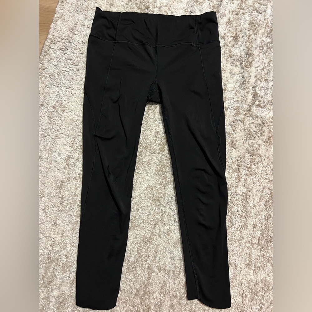 Athleta Salutation Stash size small black 7/8 legging
